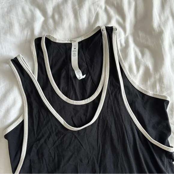 LULULEMON TANK WOMENS SIZE 6 BLACK  & WHITE - Picture 6 of 8